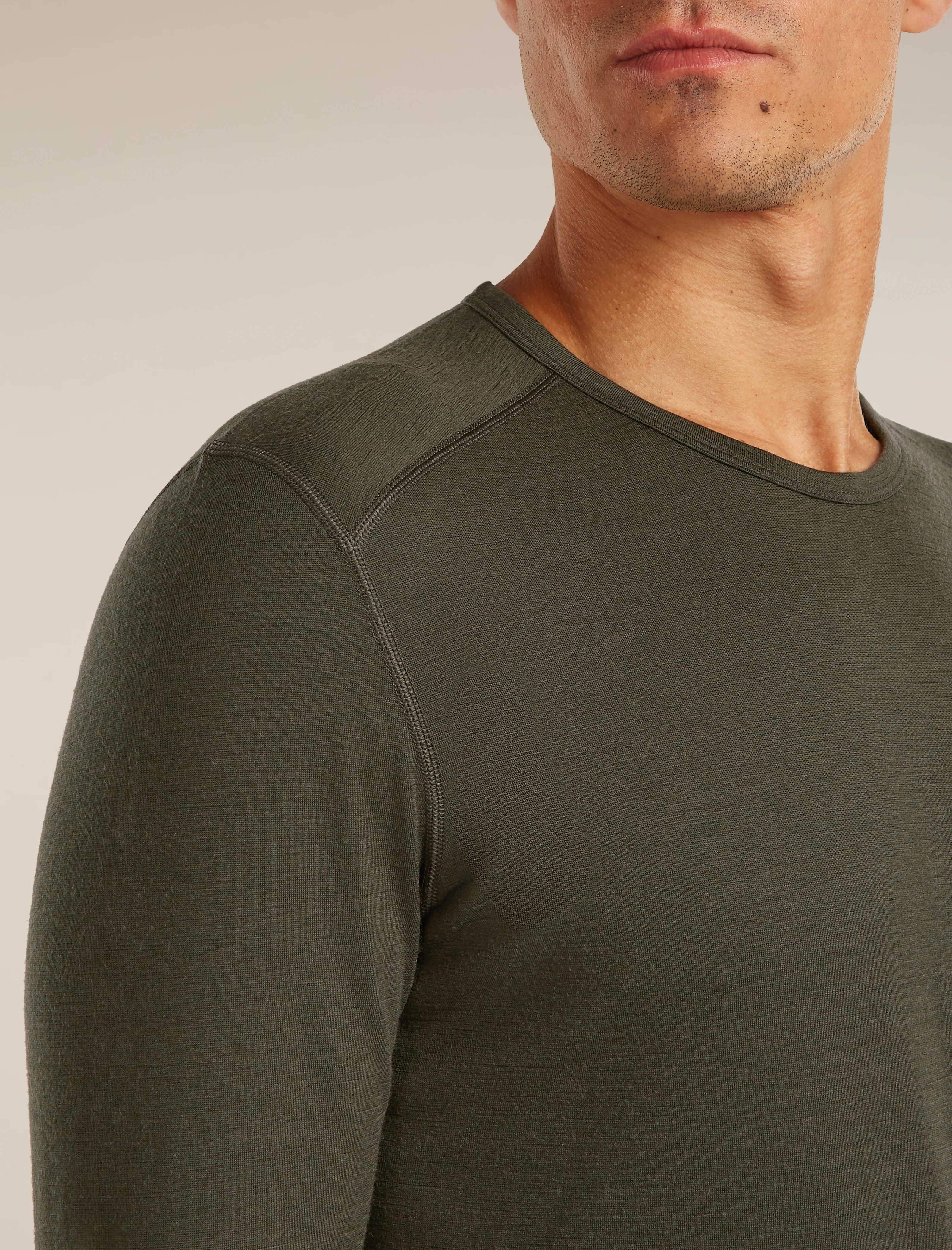 Men's Merino 200 Oasis Long Sleeve Crewe - Image 5