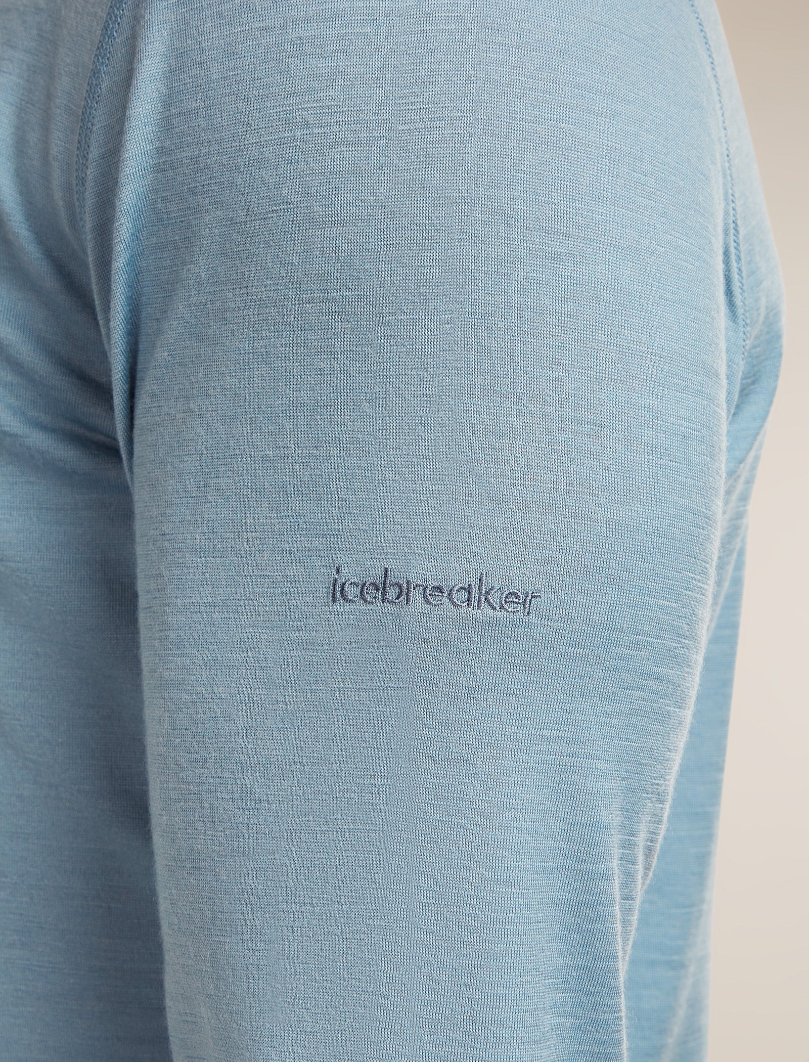Men's Merino 200 Oasis Long Sleeve Crewe - Image 5
