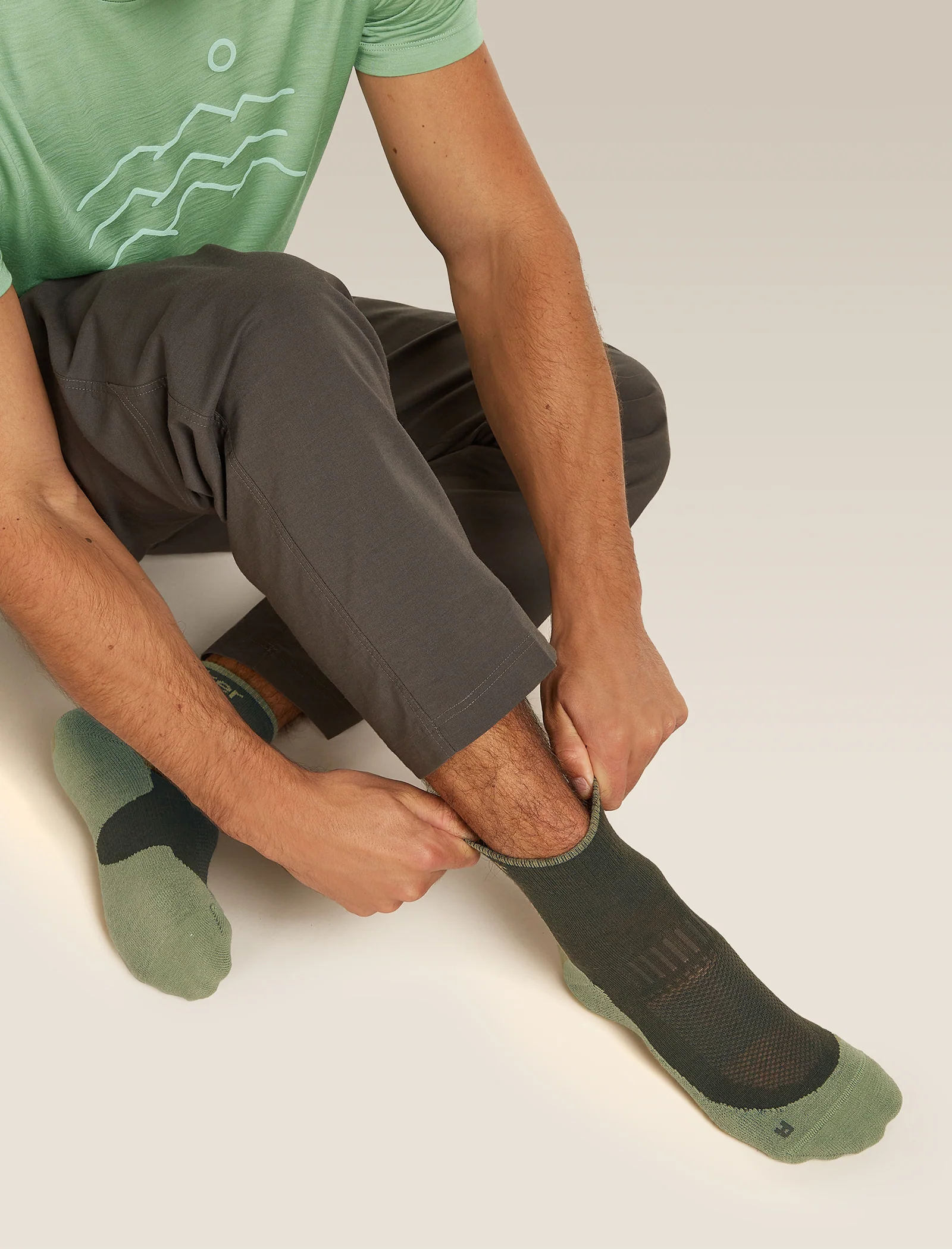 Men's Merino Hike+ Light Mini Socks - Image 2