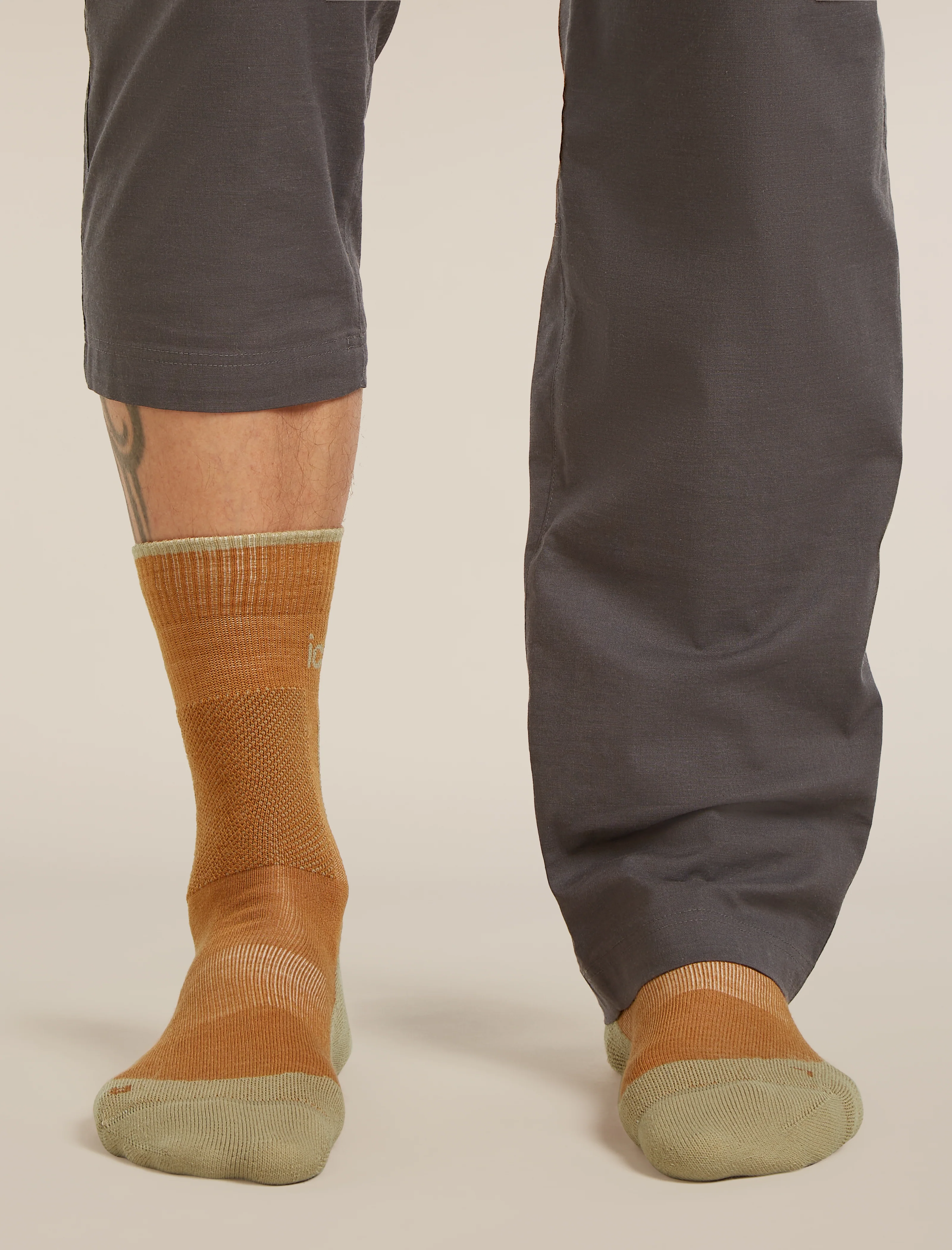 Men's Merino Hike+ Medium Crew Socks - Image 4