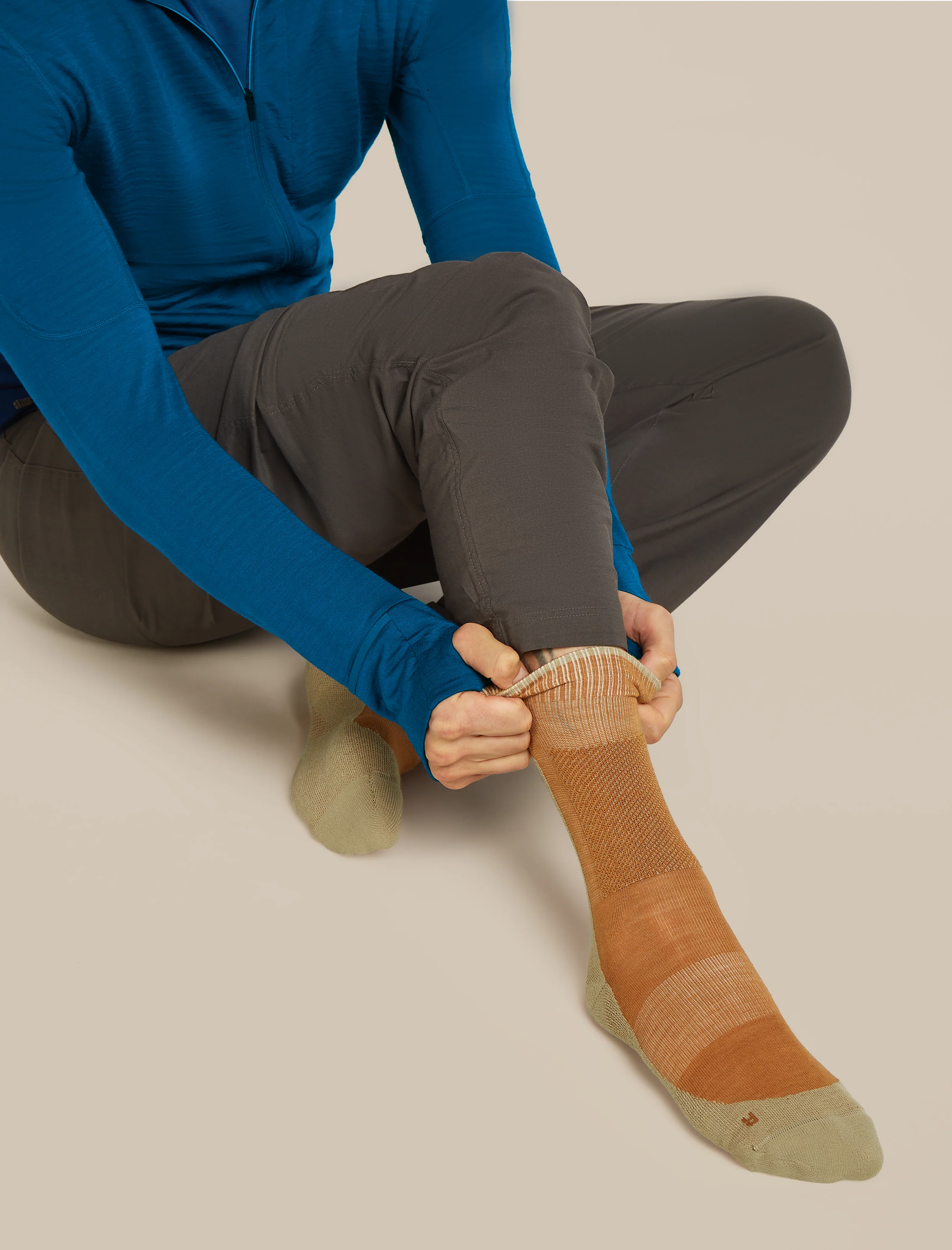 Men's Merino Hike+ Medium Crew Socks - Image 7