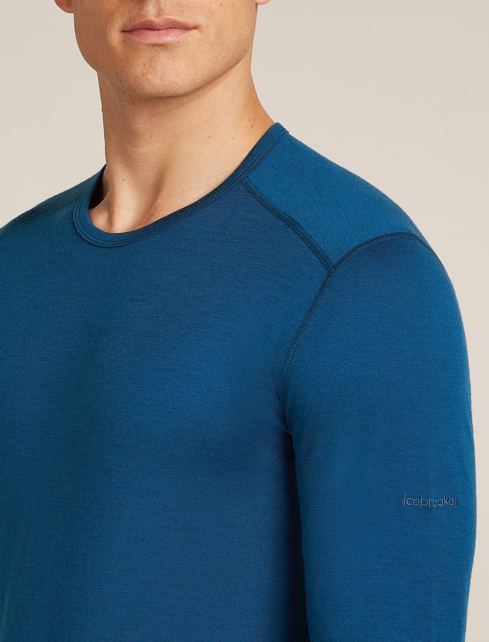 Men's Merino 200 Oasis Long Sleeve Crewe Thermal Top - Image 5