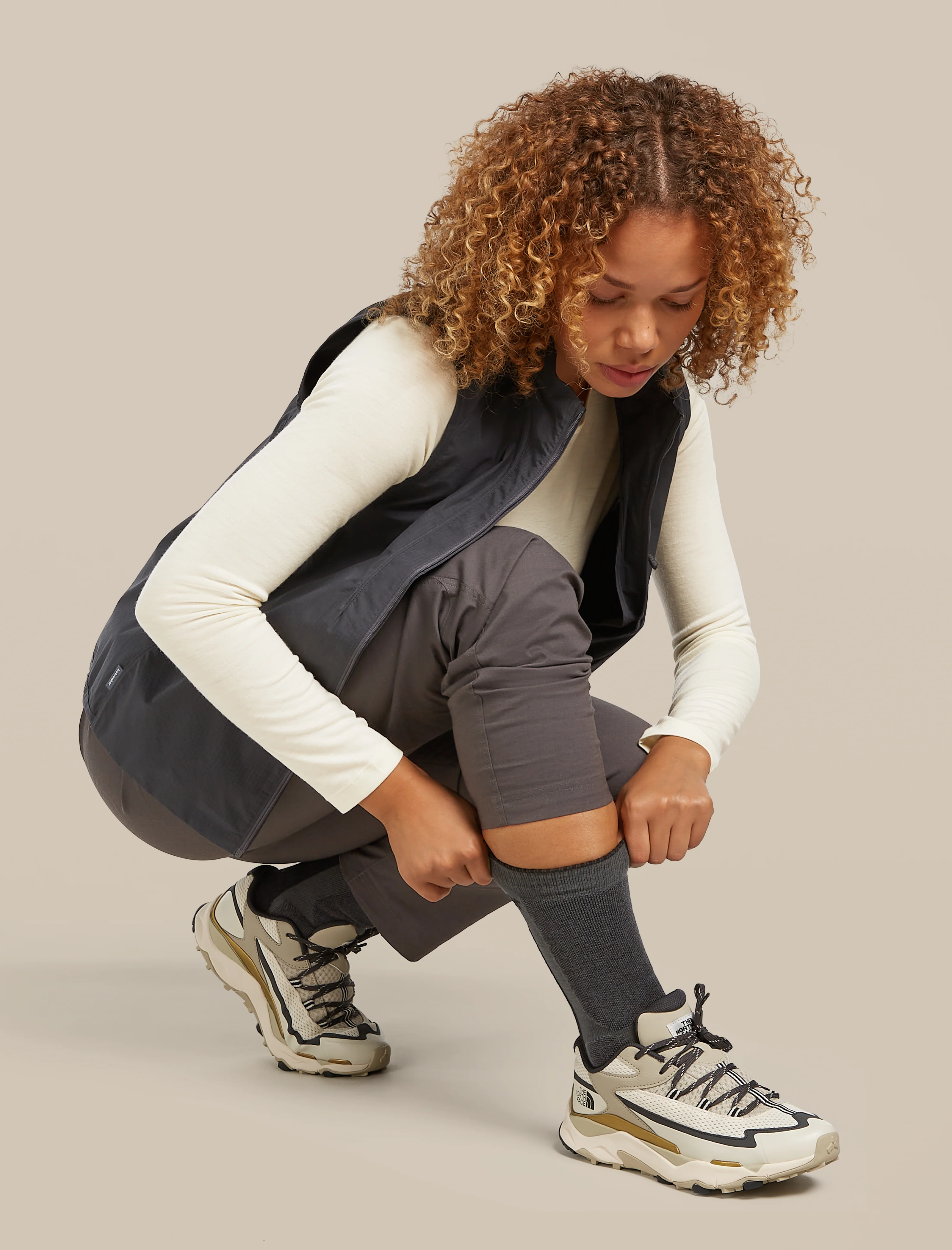 Women's Merino Hike+ Heavy Crew Socks - Image 3