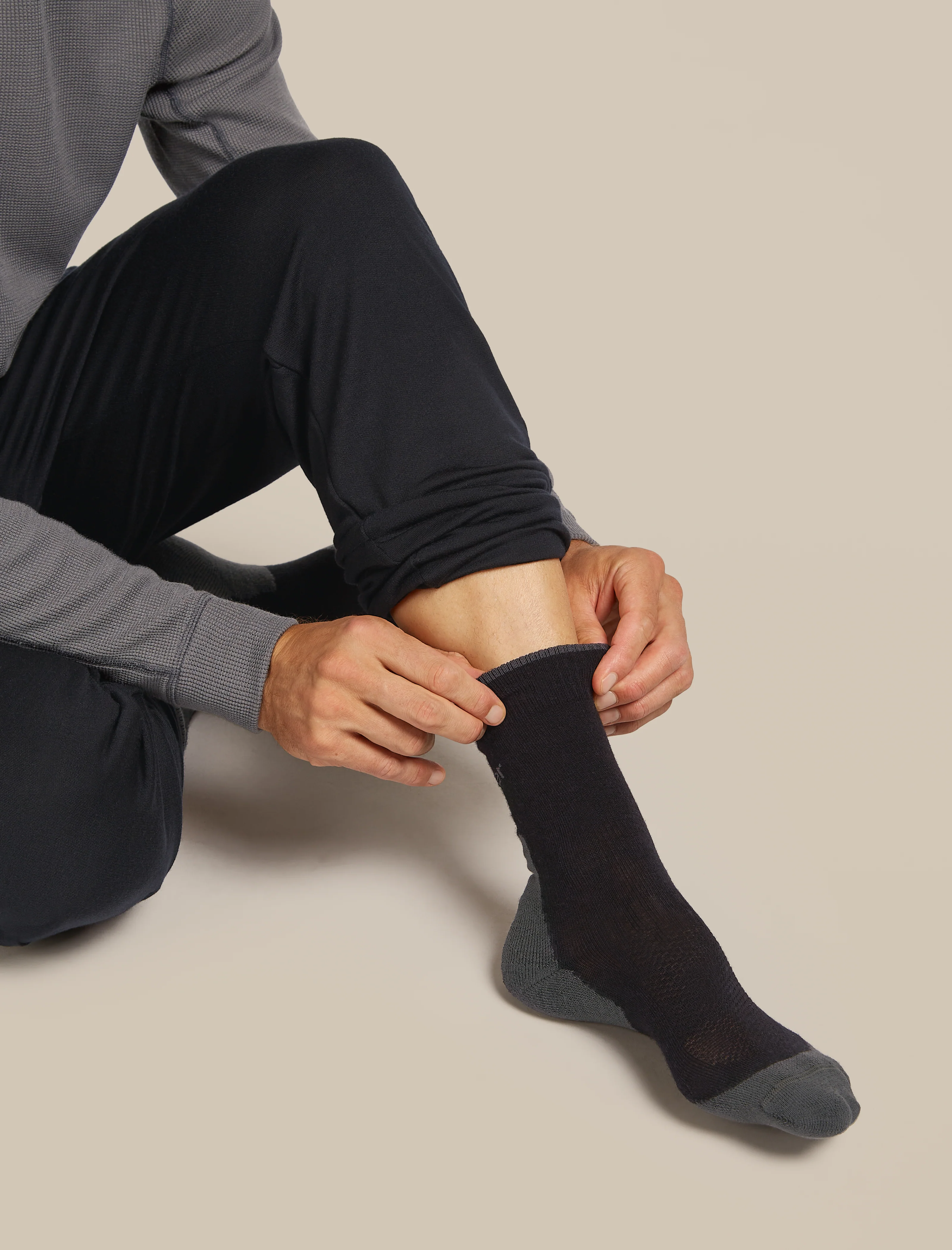 Men's Merino Hike+ Light Crew Socks - Image 2