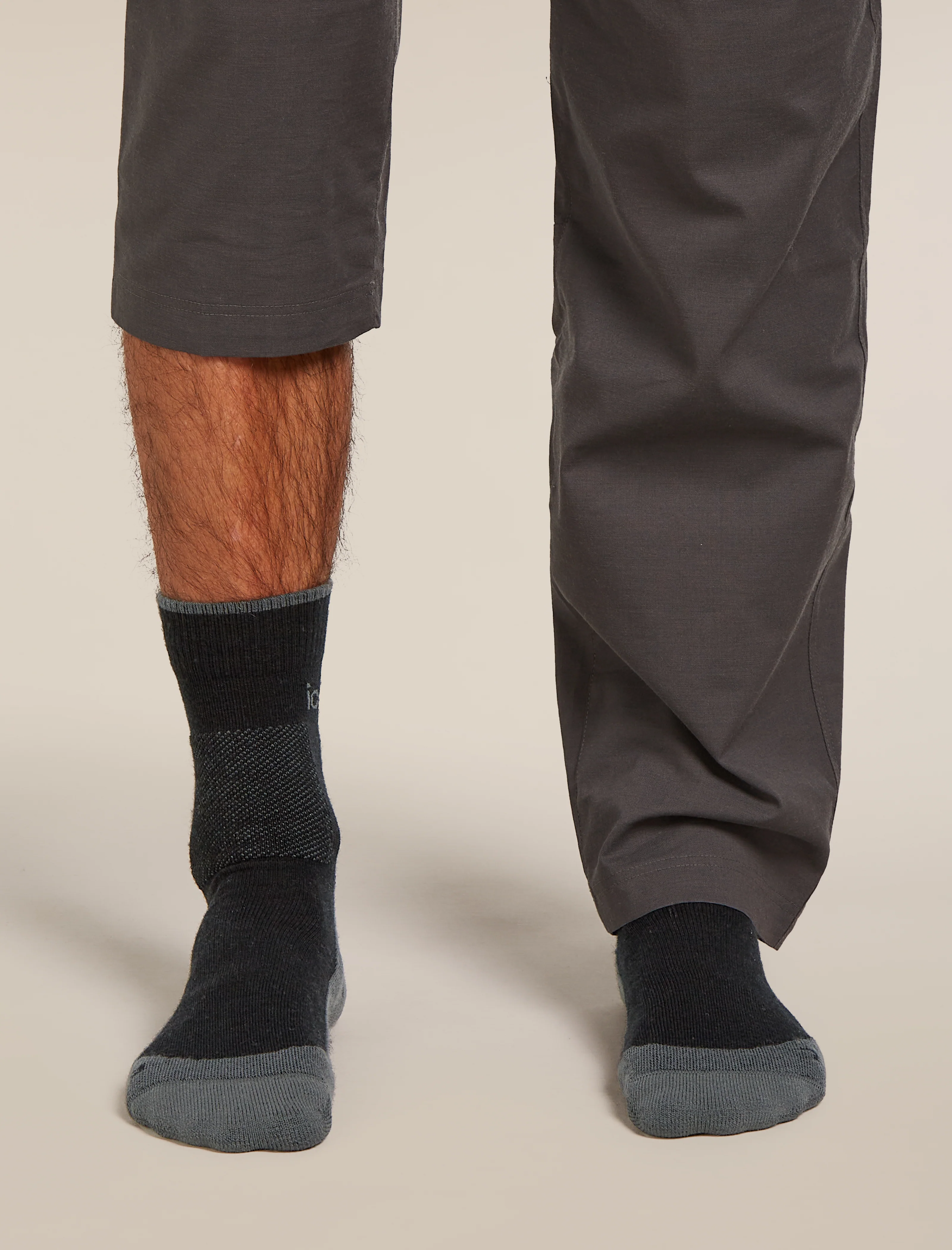 Men's Merino Hike+ Medium Crew Socks - Image 4