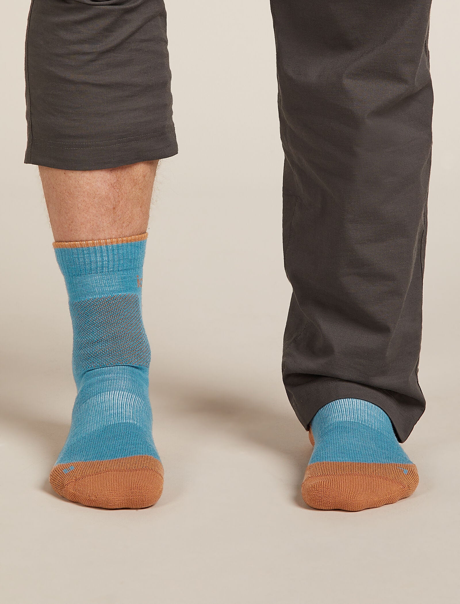 Men's Merino Hike+ Medium Crew Socks - Image 3