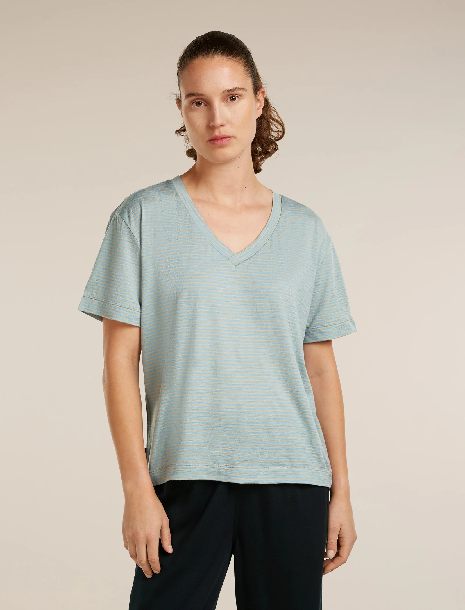 Women's Merino 150 Tech Lite Short Sleeve Relaxed V Neck Tee