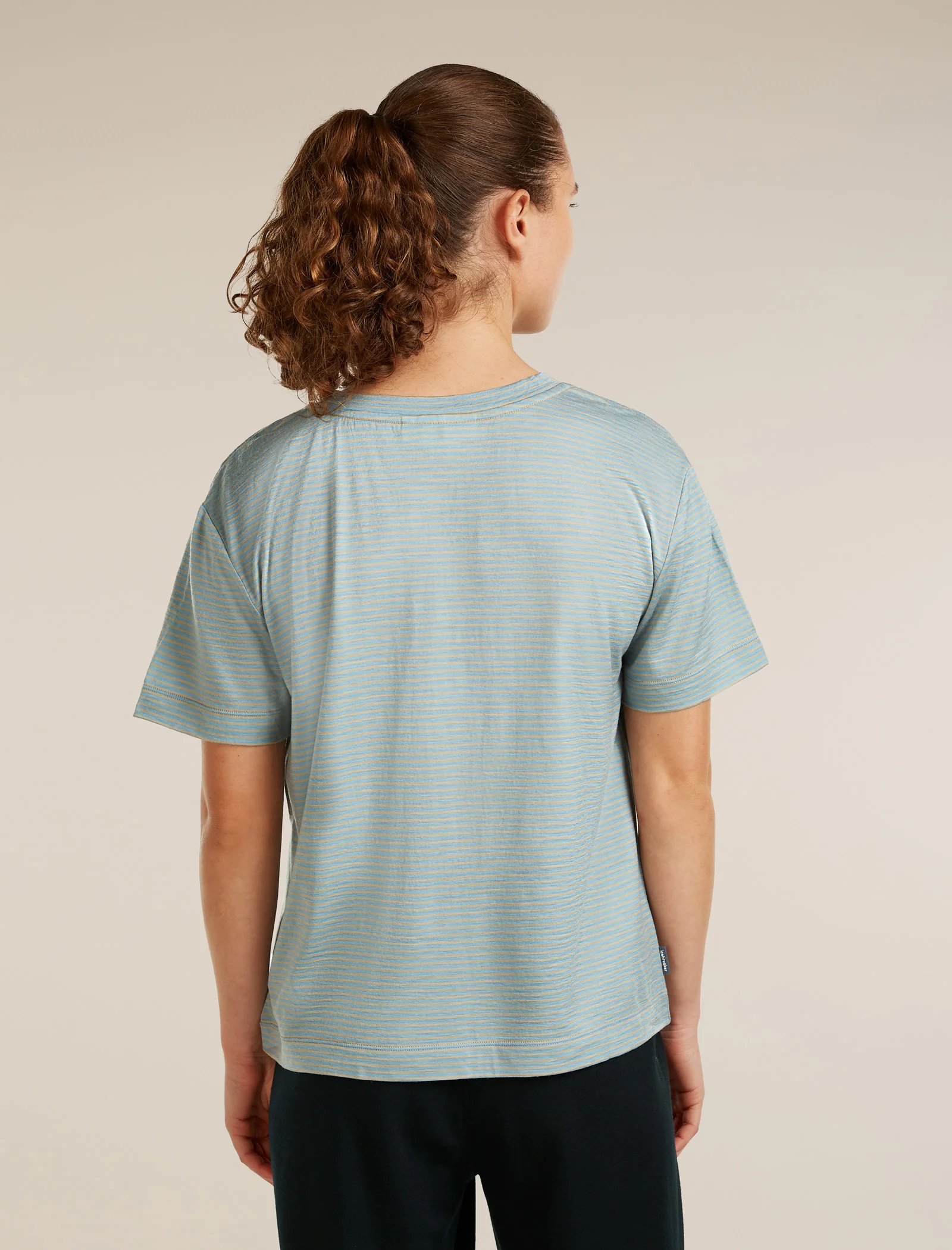 Women's Merino 150 Tech Lite Short Sleeve Relaxed V Neck Tee - Image 2