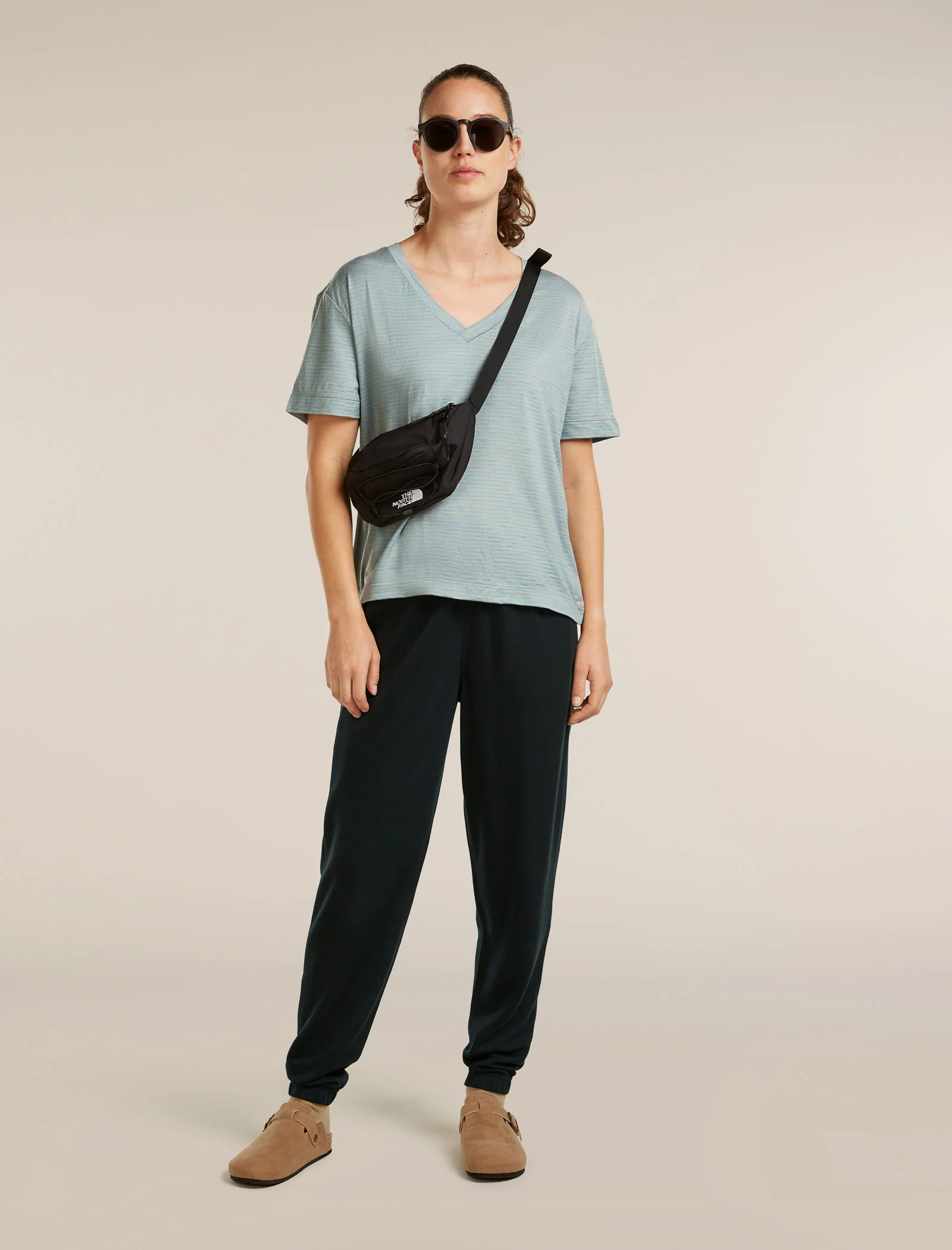 Women's Merino 150 Tech Lite Short Sleeve Relaxed V Neck Tee - Image 4