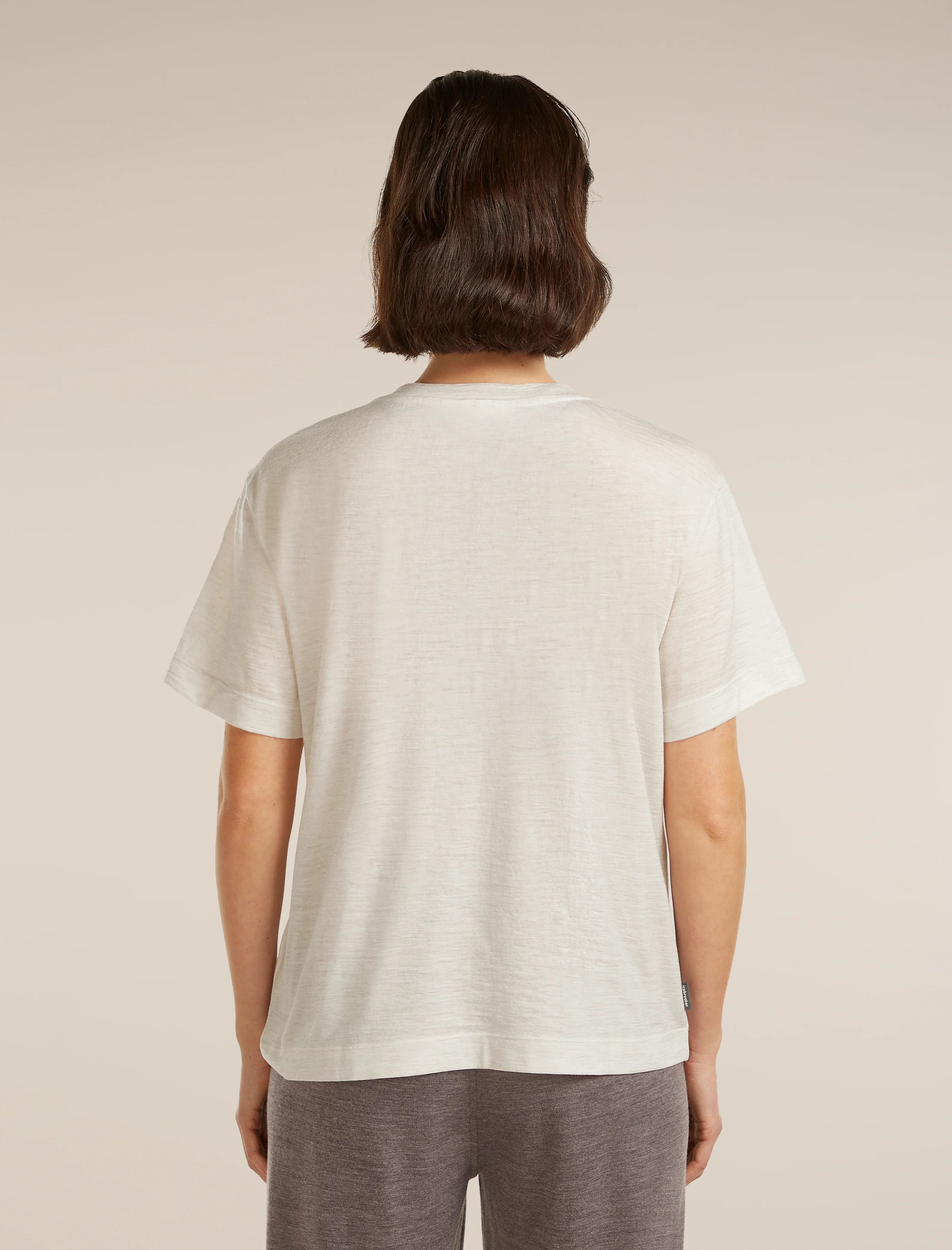 Women's Merino 150 Tech Lite Short Sleeve Relaxed V Neck Tee - Image 2