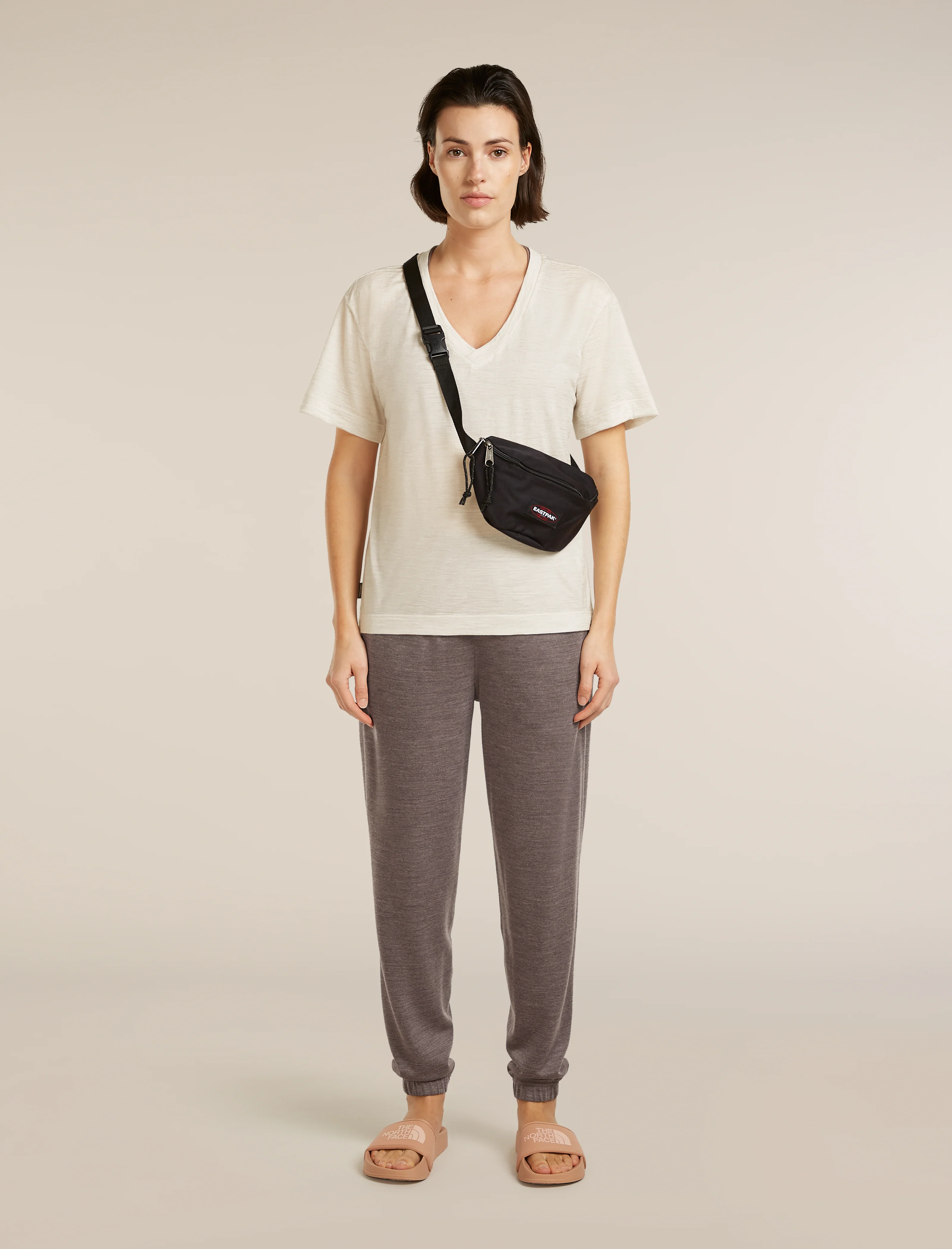 Women's Merino 150 Tech Lite Short Sleeve Relaxed V Neck Tee - Image 4