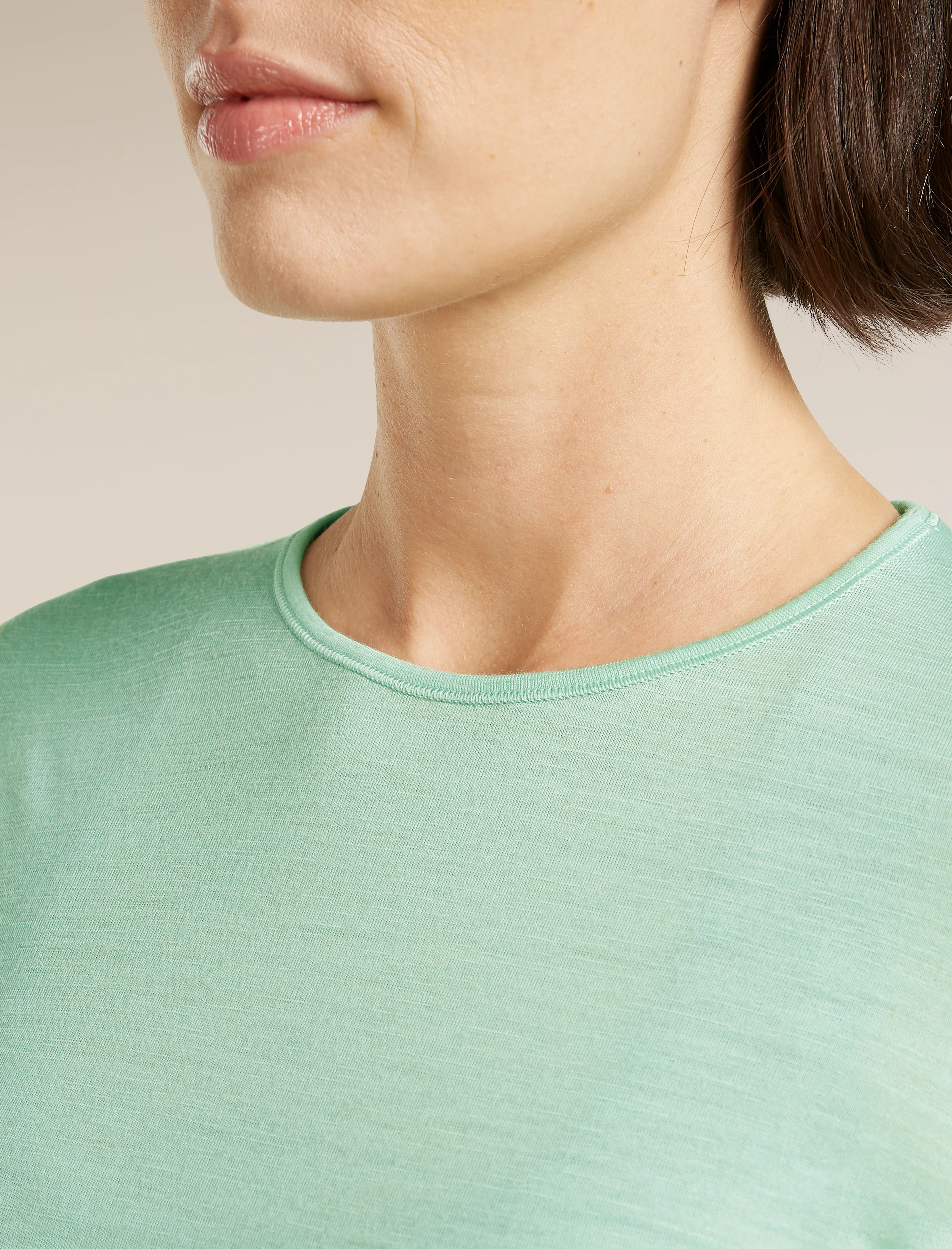 Women's Merino 200 Oasis Long Sleeve Crewe - Image 6