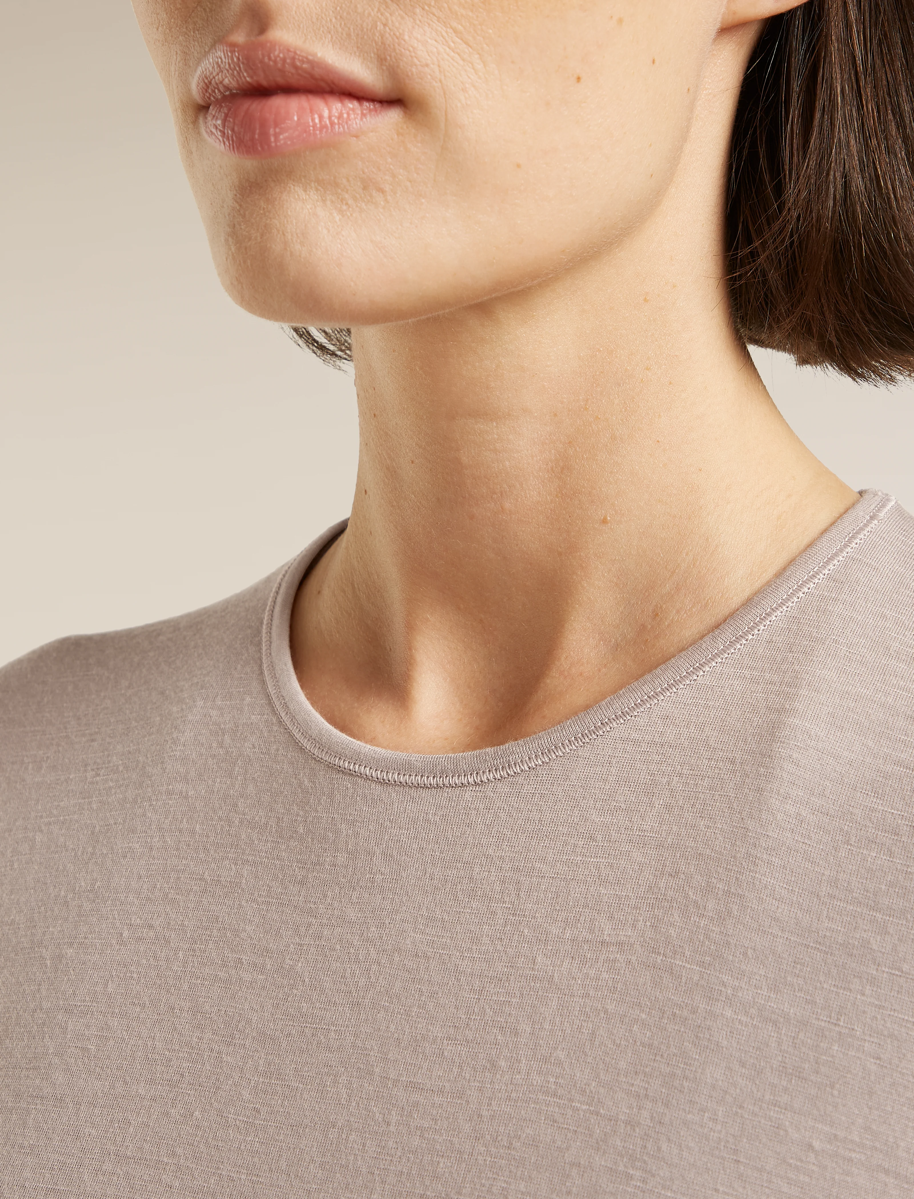 Women's Merino 200 Oasis Long Sleeve Crewe - Image 8
