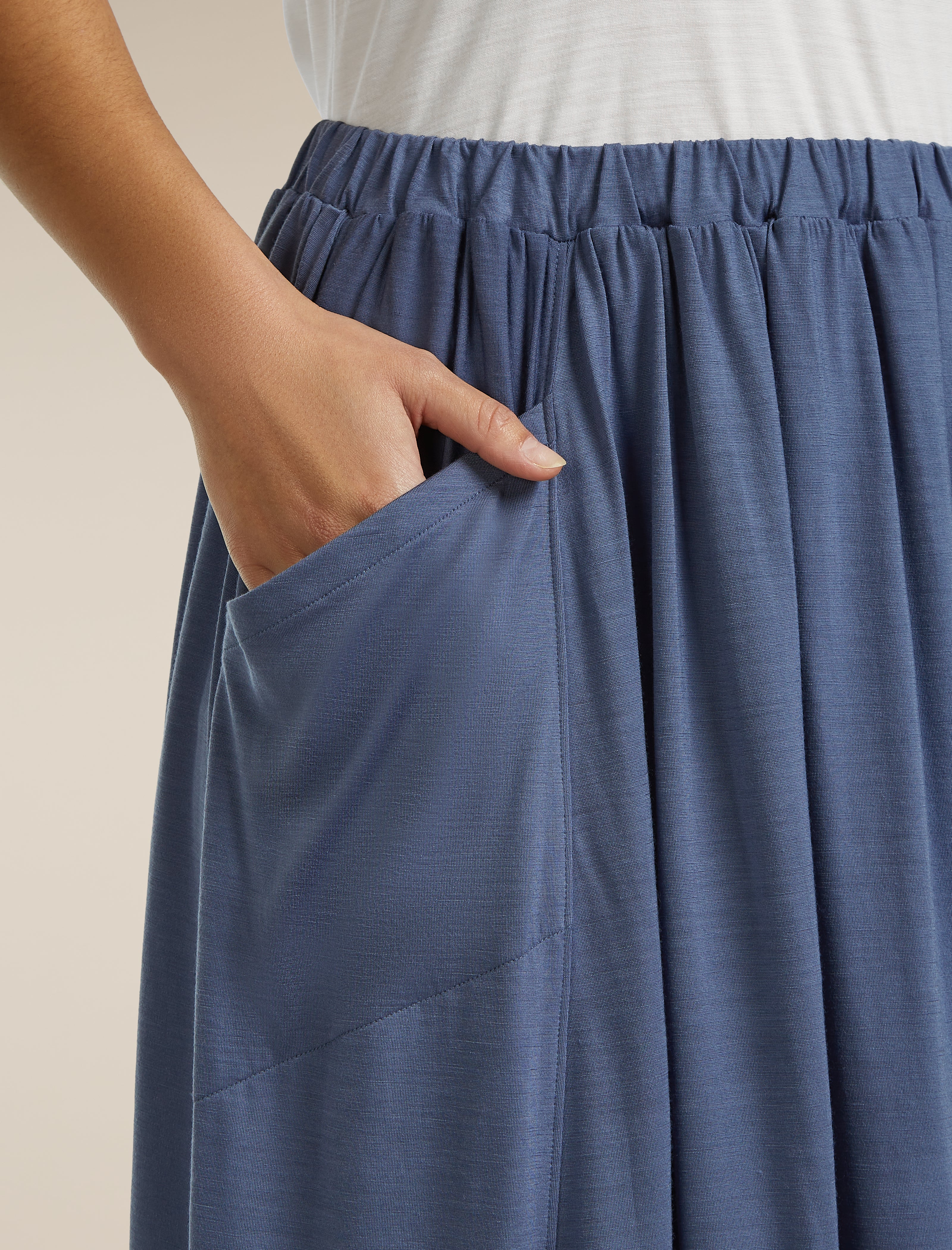 Women's Merino Blend 125 Cool-Lite™ Skirt - Image 14