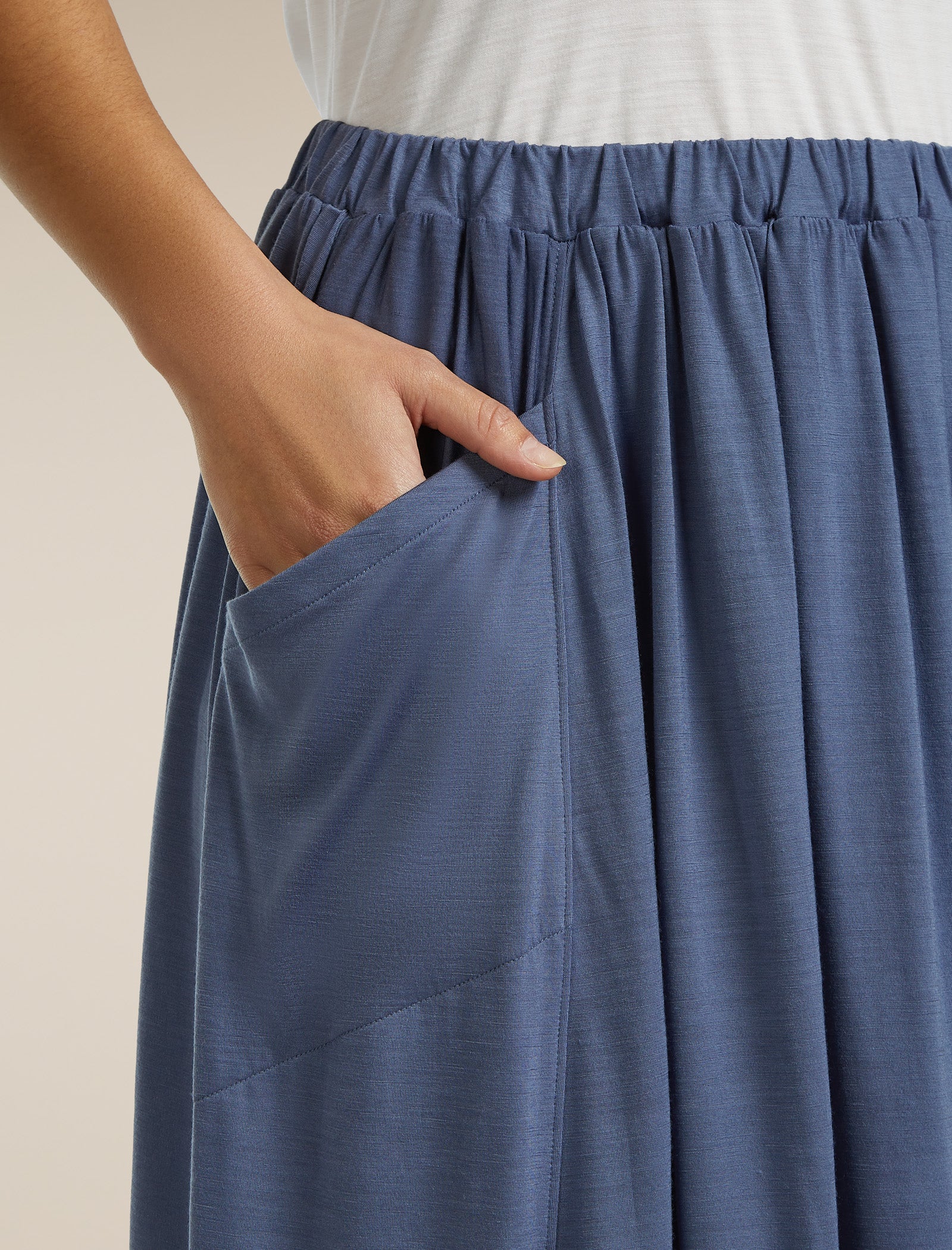 Women's Merino Blend 125 Cool-Lite™ Skirt - Image 8