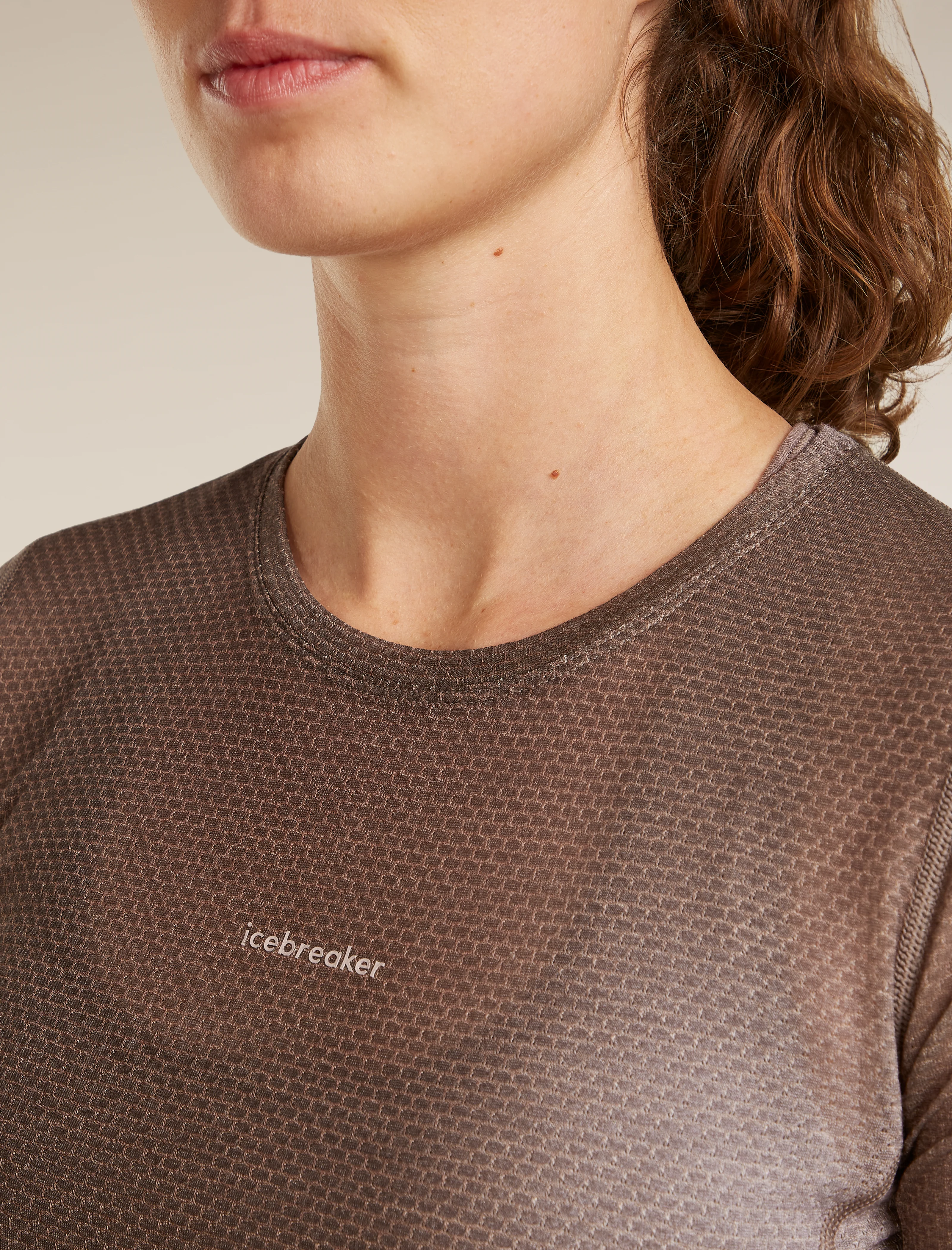 Women's Merino Blend 75 Cool-Lite™ Featherlight™ Short Sleeve Crewe AOP - Image 8