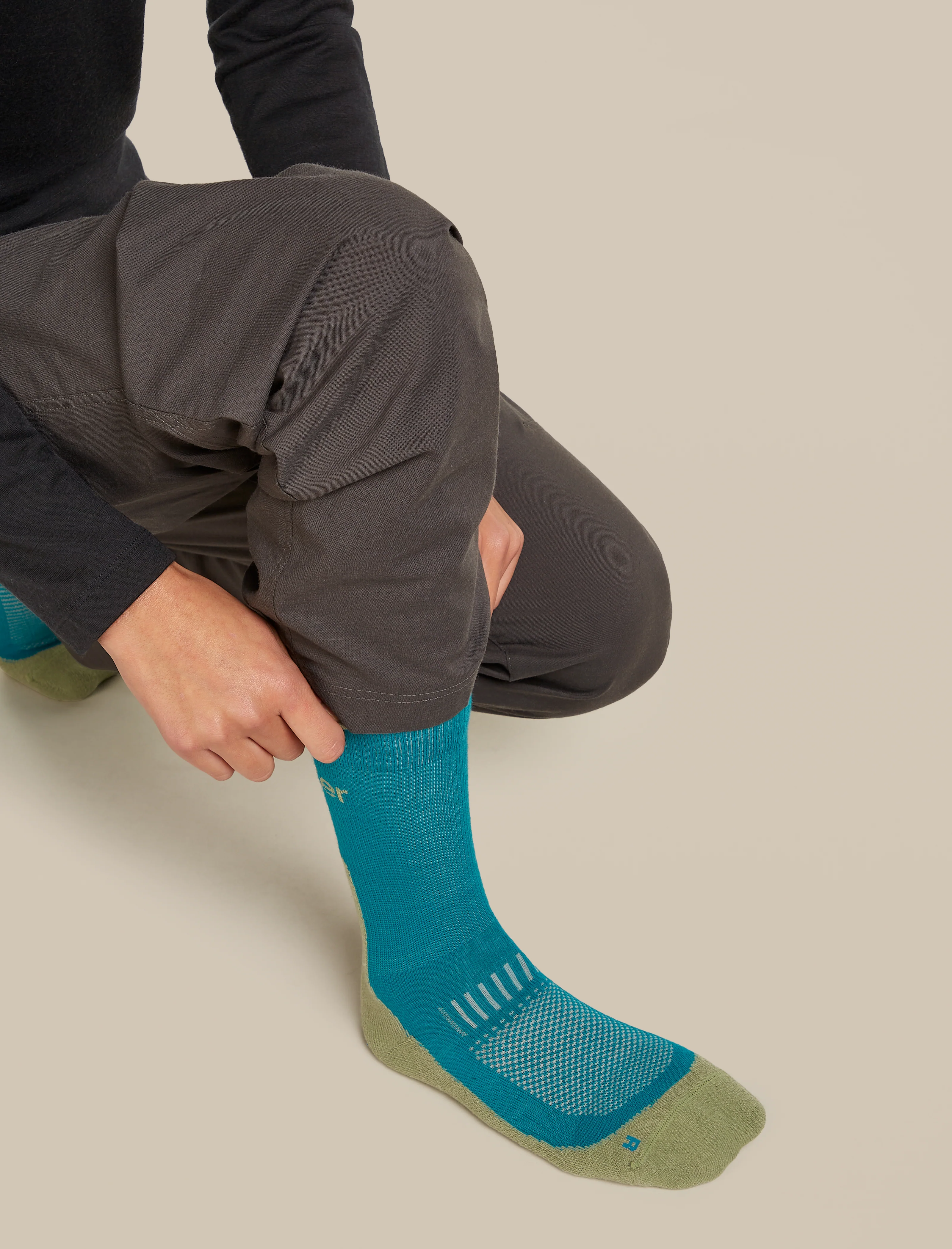 Women's Merino Hike+ Light Crew Socks - Image 5