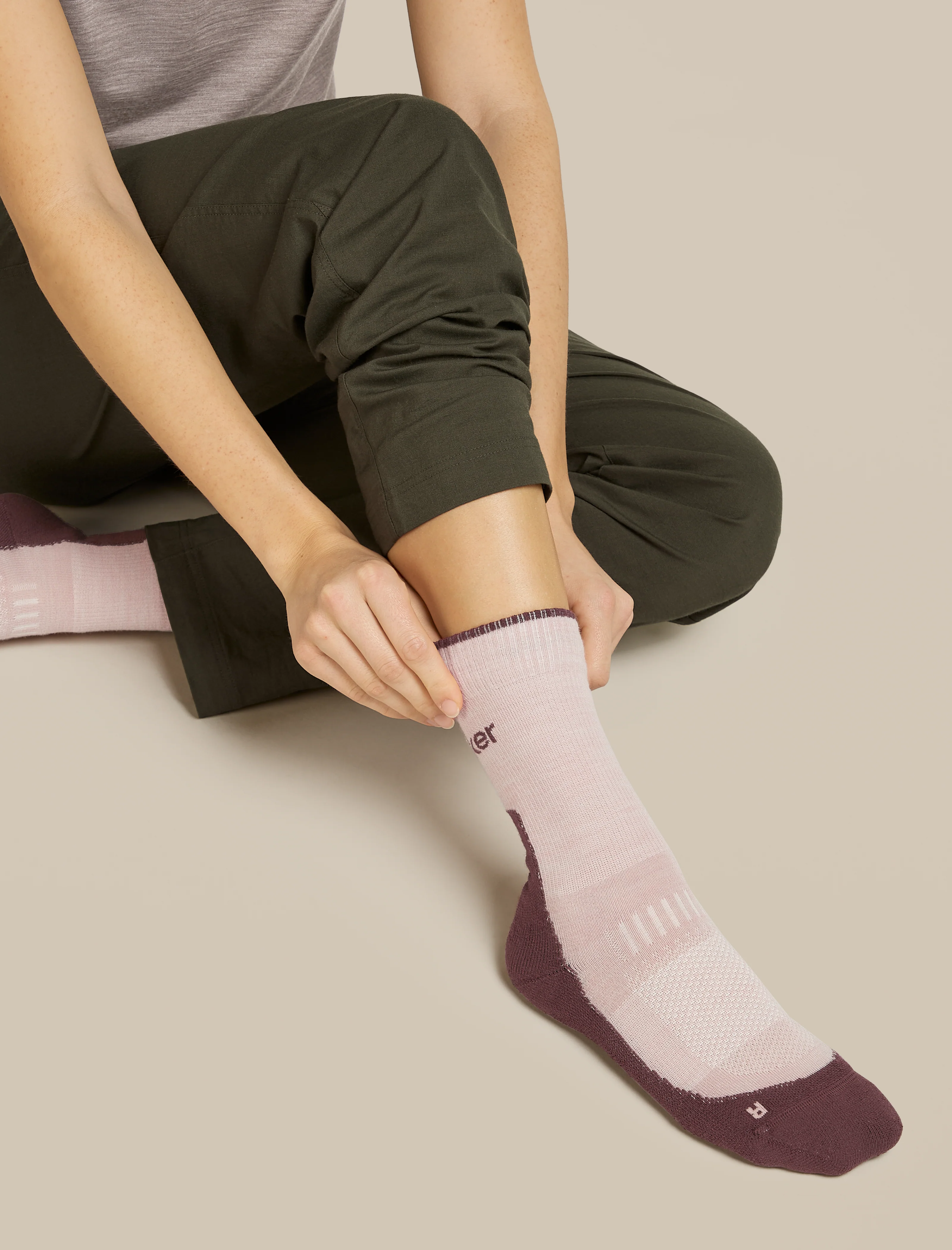 Women's Merino Hike+ Light Crew Socks - Image 7